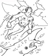 Aquaman nadando